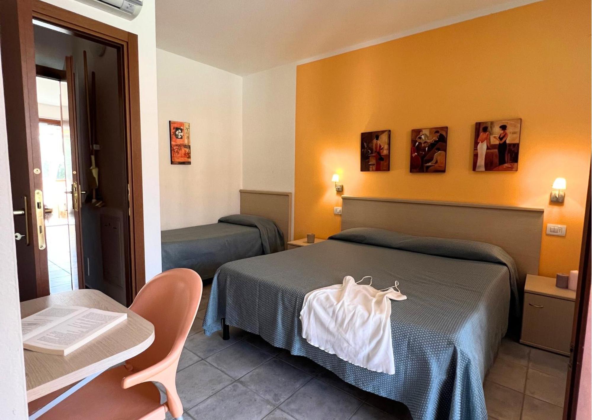 Residence Talamone Il Poderino Екстер'єр фото