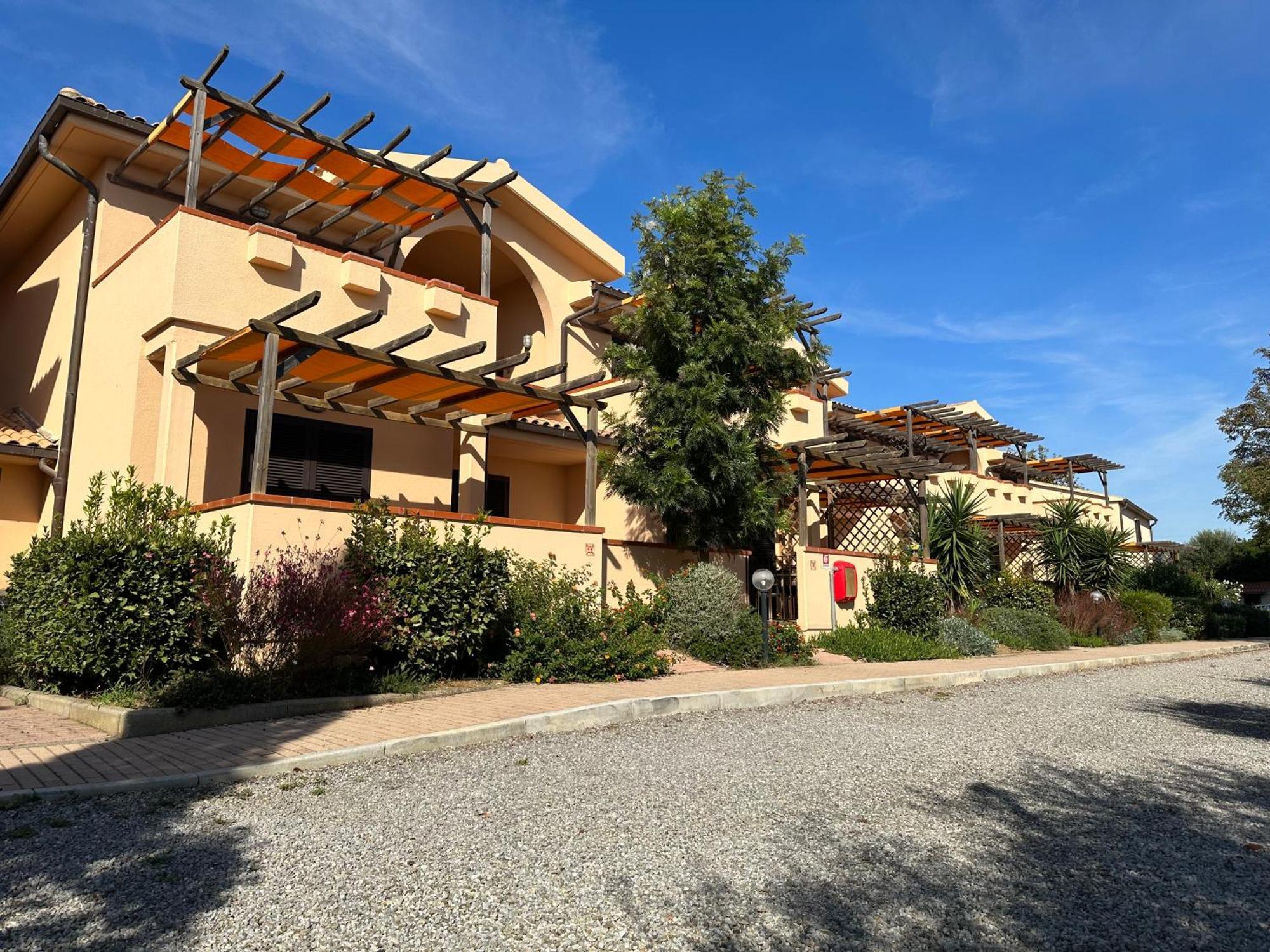 Residence Talamone Il Poderino Екстер'єр фото